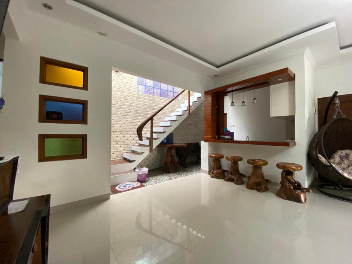 Rengganis Homestay ジョグジャカルタ エクステリア 写真